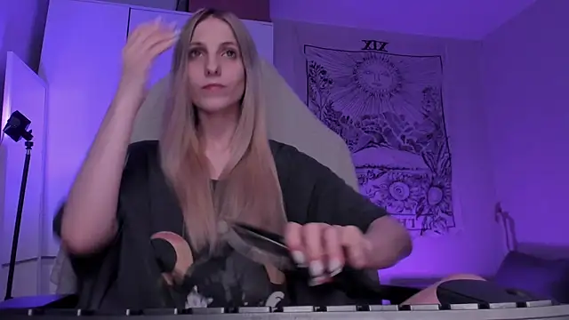 Anna Fink online show from April 2, 2026, 8:04 pm