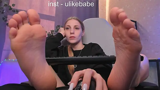 Snapshot of Anna_Fink chatting on February 23, 2025, 6:17 am Anna Fink online show from February 23, 2025, 6:17 am