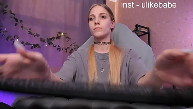 Snapshot of Anna_Fink chatting on February 22, 2025, 4:51 pm Anna Fink online show from February 22, 2025, 4:51 pm