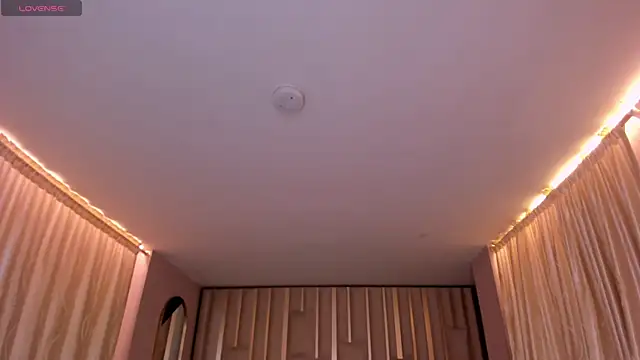 Snapshot of KendraClarkX chatting on February 25, 2026, 2:45 am KendraClarkX online show from February 25, 2026, 2:45 am