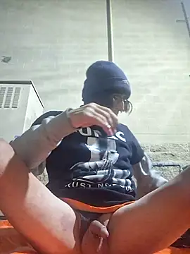 Snapshot of shaved chatting on December 4, 2025, 6:45 am shaved online show from December 4, 2025, 6:45 am