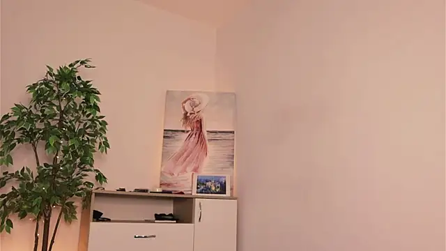 Snapshot of Misslullu chatting on March 18, 2025, 1:44 pm Misslullu online show from March 18, 2025, 1:44 pm