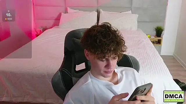 cute thomas online show from January 30, 2025, 11:24 pm