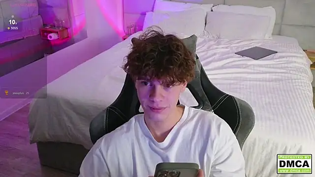 cute thomas online show from December 7, 2024, 12:57 am