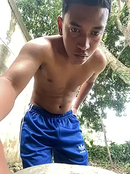 Snapshot of suarezz chatting on October 26, 2025, 4:40 pm suarezz online show from October 26, 2025, 4:40 pm