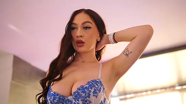 Snapshot of HotSkinnyX chatting on December 4, 2025, 10:25 am HotSkinnyX online show from December 4, 2025, 10:25 am