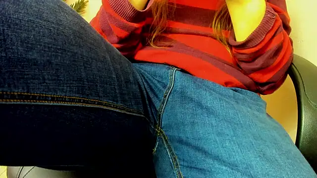Snapshot of Persephoni chatting on February 17, 2025, 5:01 pm Persephoni online show from February 17, 2025, 5:01 pm
