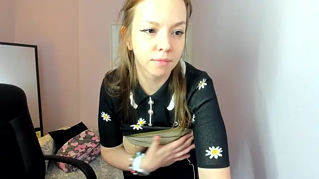 Snapshot of Persephoni chatting on June 25, 2026, 3:28 pm Persephoni online show from June 25, 2026, 3:28 pm