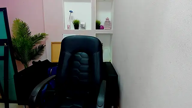 Snapshot of Persephoni chatting on September 22, 2025, 6:36 pm Persephoni online show from September 22, 2025, 6:36 pm