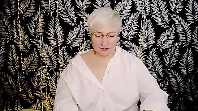 Olivia playful online show from May 17, 2026, 10:04 am