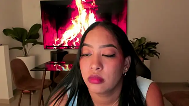 Snapshot of brunetenikole02 chatting on April 14, 2026, 2:05 am brunetenikole02 online show from April 14, 2026, 2:05 am