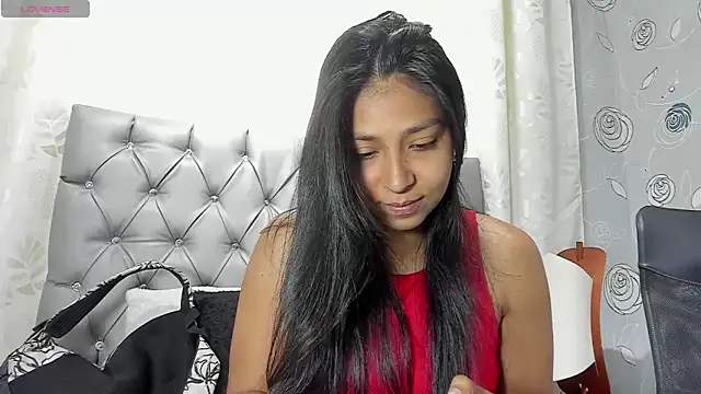 luna evaa online show from September 30, 2025, 1:39 pm