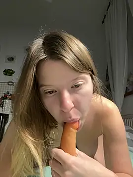 Snapshot of kimczii chatting on January 15, 2026, 7:34 am kimczii online show from January 15, 2026, 7:34 am