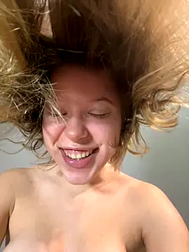 Snapshot of kimczii chatting on November 5, 2025, 7:22 am kimczii online show from November 5, 2025, 7:22 am