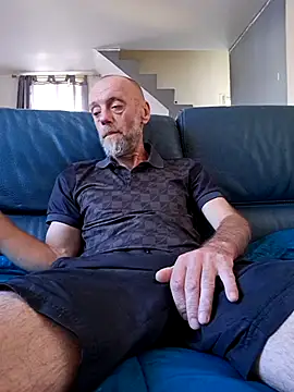 eddouxxx78 online show from August 6, 2026, 4:35 pm