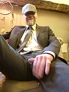 eddouxxx78 online show from April 5, 2026, 4:02 pm