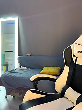 Snapshot of julia_fly chatting on November 28, 2025, 9:53 am julia fly online show from November 28, 2025, 9:53 am