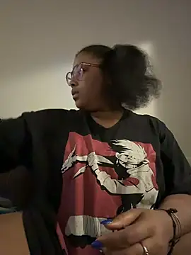 lunaxbat online show from November 16, 2025, 7:02 am