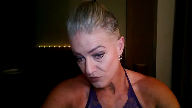 Snapshot of Devon2020 chatting on November 28, 2025, 11:32 am Devon2020 online show from November 28, 2025, 11:32 am