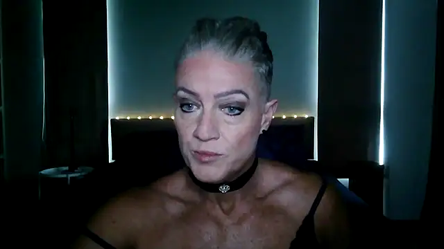 Snapshot of Devon2020 chatting on November 24, 2025, 6:57 am Devon2020 online show from November 24, 2025, 6:57 am