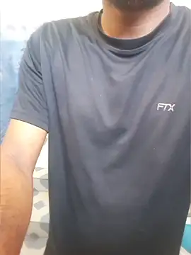 Itsdesi boy online show from April 4, 2026, 1:01 am