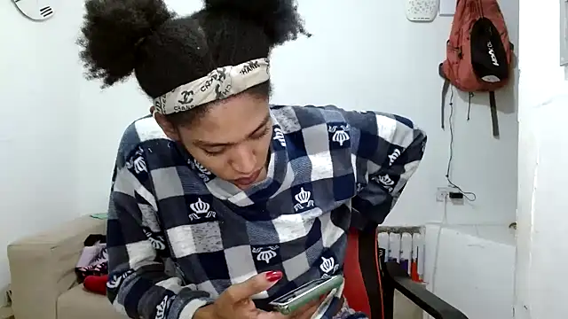 angelamarie1 online show from March 5, 2026, 4:42 am