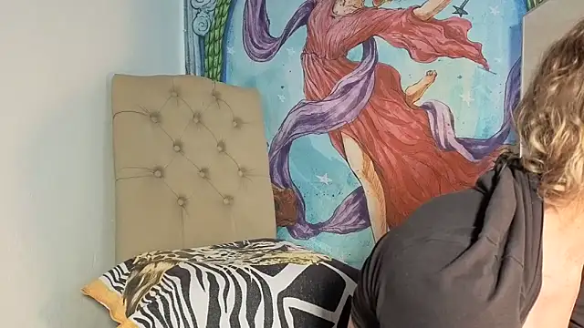 Lola Belgium online show from May 8, 2026, 7:34 am