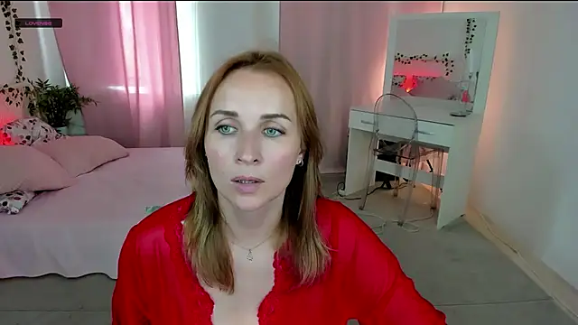 Snapshot of Karinella_x chatting on July 3, 2026, 12:00 pm Karinella x online show from July 3, 2026, 12:00 pm