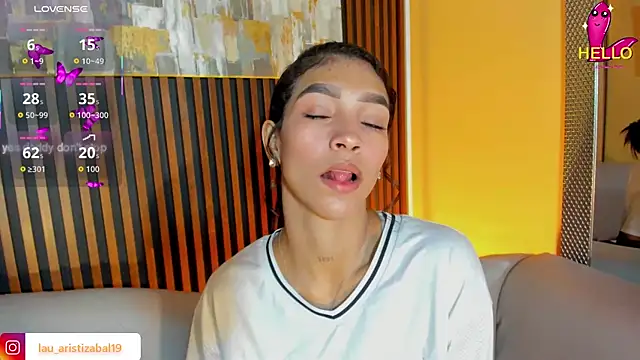 LauraAristizabal online show from March 25, 2026, 12:37 pm