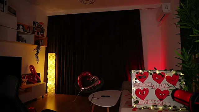 Snapshot of ShyNdWild chatting on February 14, 2025, 7:44 pm ShyNdWild online show from February 14, 2025, 7:44 pm