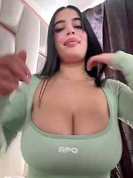 perla kem  online show from February 5, 2026, 4:47 pm