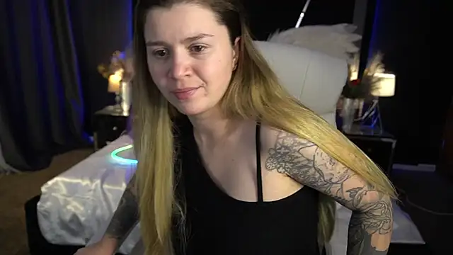 AmellyMilly online show from January 17, 2026, 1:37 pm