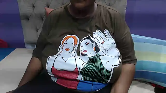 Snapshot of GiantTittts chatting on September 10, 2025, 5:12 pm GiantTittts online show from September 10, 2025, 5:12 pm