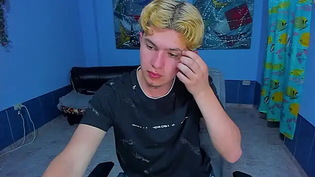 Snapshot of patrik_027 chatting on September 12, 2025, 6:35 am patrik 027 online show from September 12, 2025, 6:35 am