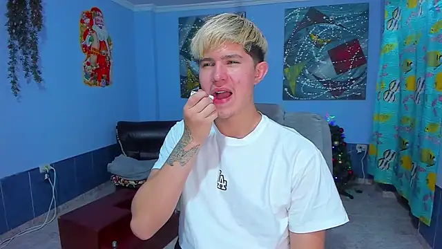 Snapshot of patrik_027 chatting on December 2, 2025, 7:15 pm patrik 027 online show from December 2, 2025, 7:15 pm