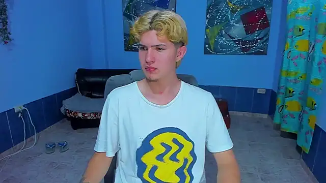 Snapshot of patrik_027 chatting on September 11, 2025, 4:12 am patrik 027 online show from September 11, 2025, 4:12 am