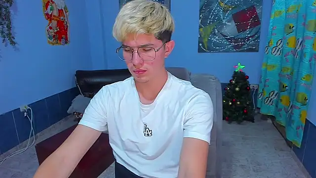 Snapshot of patrik_027 chatting on December 3, 2025, 7:19 am patrik 027 online show from December 3, 2025, 7:19 am