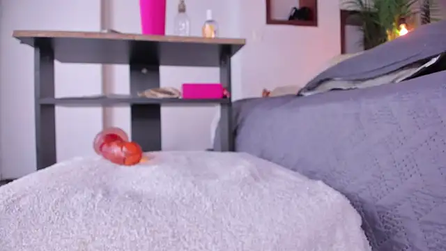 candy sweet  online show from October 22, 2025, 7:24 pm