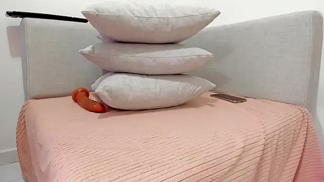 Snapshot of candy_sweet_ chatting on February 19, 2026, 7:00 pm candy sweet online show from February 19, 2026, 7:00 pm