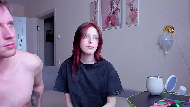 Snapshot of DavidAndSophie chatting on March 27, 2026, 8:37 am DavidAndSophie online show from March 27, 2026, 8:37 am