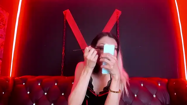 Snapshot of Victoria_Badgal_ chatting on November 21, 2025, 8:52 pm Victoria Badgal online show from November 21, 2025, 8:52 pm