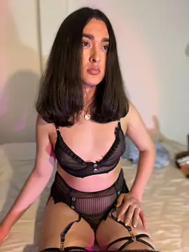 Snapshot of MiahWindsor chatting on December 5, 2025, 7:07 am MiahWindsor online show from December 5, 2025, 7:07 am