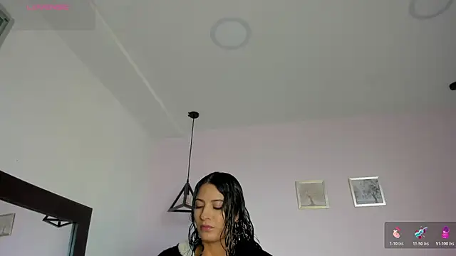 Snapshot of CeliWoods chatting on November 8, 2025, 11:36 am CeliWoods online show from November 8, 2025, 11:36 am