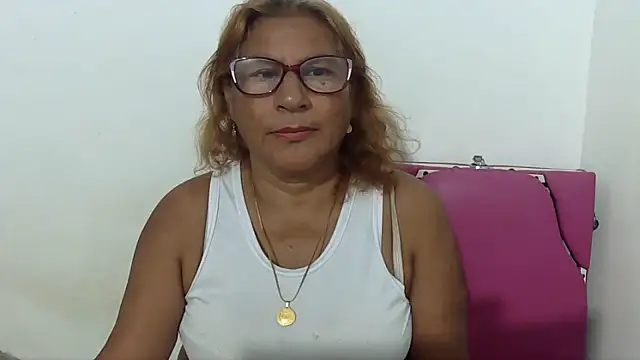 Snapshot of charrysexy1 chatting on April 15, 2026, 1:04 pm charrysexy1 online show from April 15, 2026, 1:04 pm