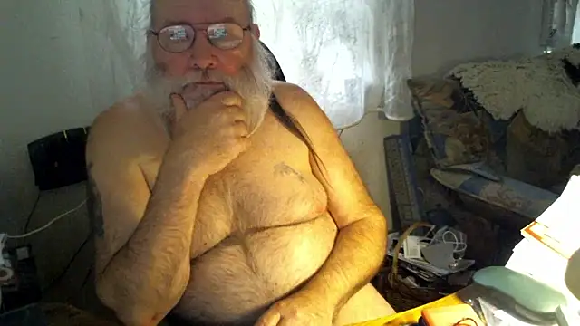SexySantaC online show from October 8, 2025, 3:02 pm