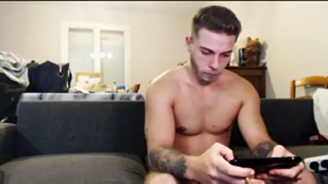 Elkafit28 online show from April 13, 2026, 8:24 pm