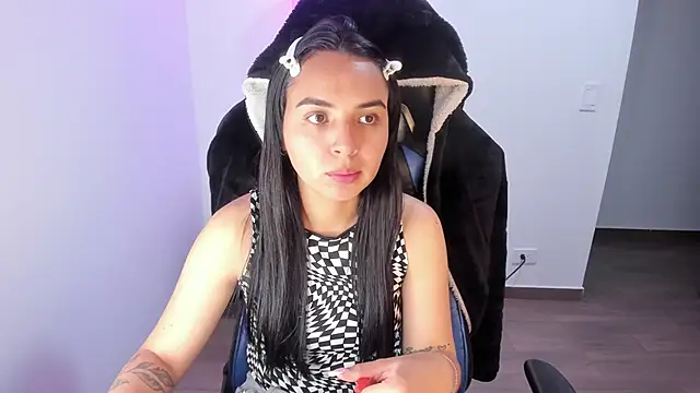 Miss Nicole online show from November 8, 2025, 1:31 am