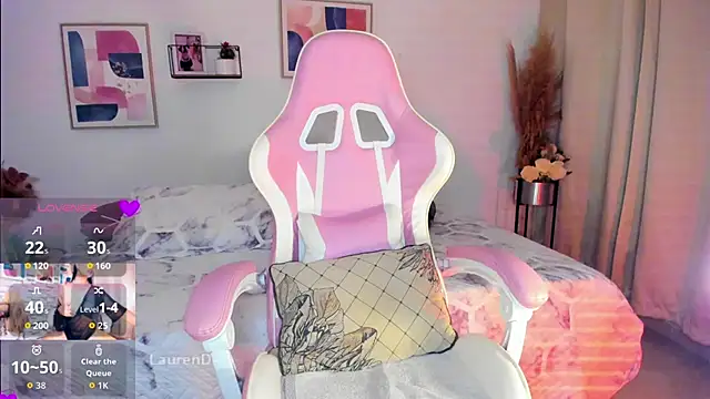 Snapshot of Misslaurenn chatting on November 28, 2025, 11:49 pm Misslaurenn online show from November 28, 2025, 11:49 pm