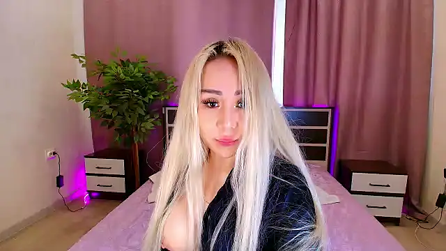 Yulianna Smith online show from March 28, 2026, 12:22 am