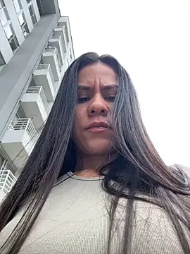 Snapshot of Reggie-Liam chatting on November 3, 2025, 6:33 pm Reggie-Liam online show from November 3, 2025, 6:33 pm